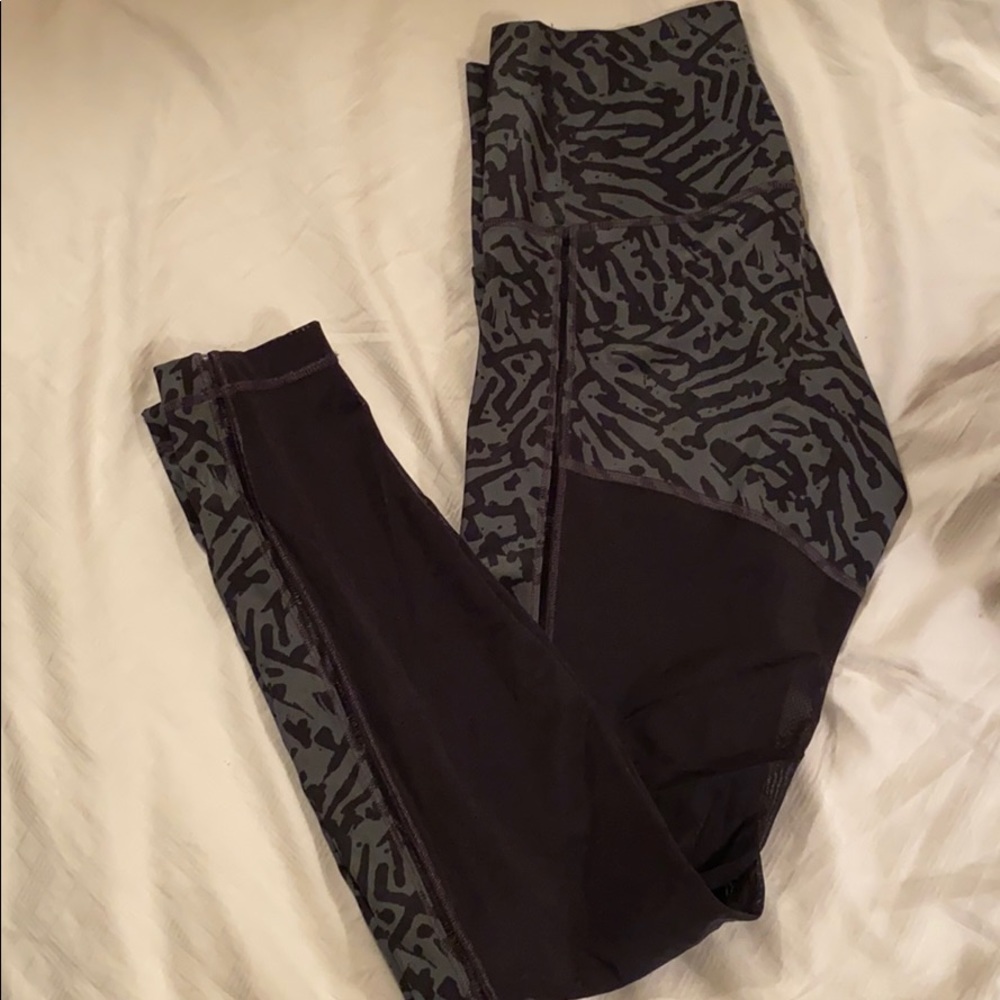 *NWOT* Fun Lulu Leggings